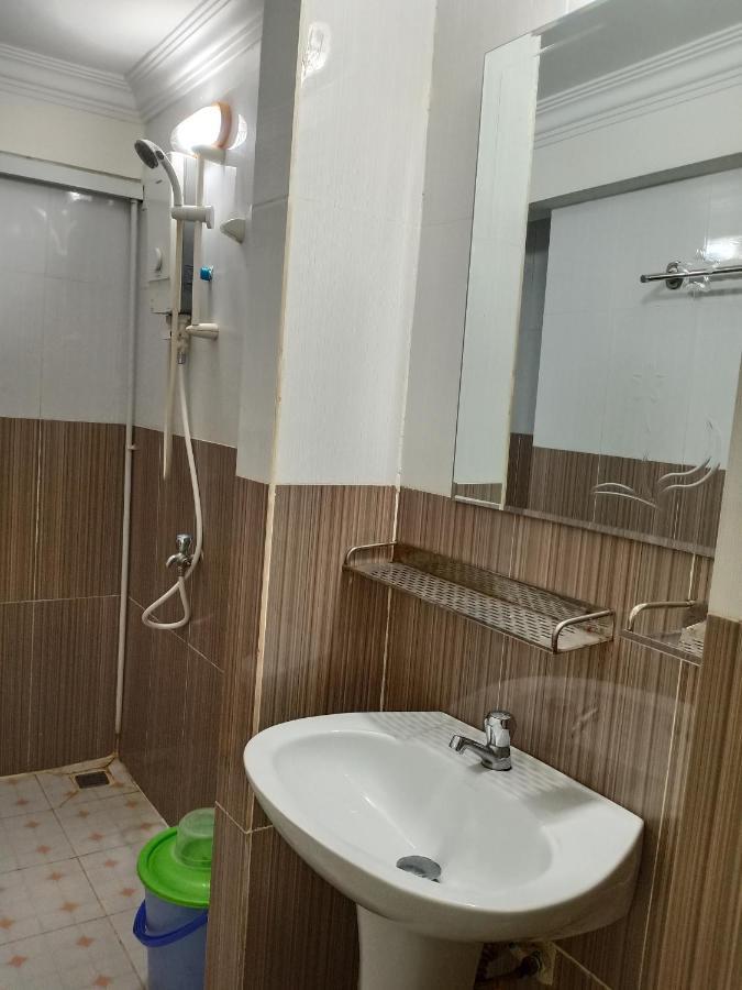 Le Barang Steakhouse & Guesthouse Σίχανουκβιλ Εξωτερικό φωτογραφία