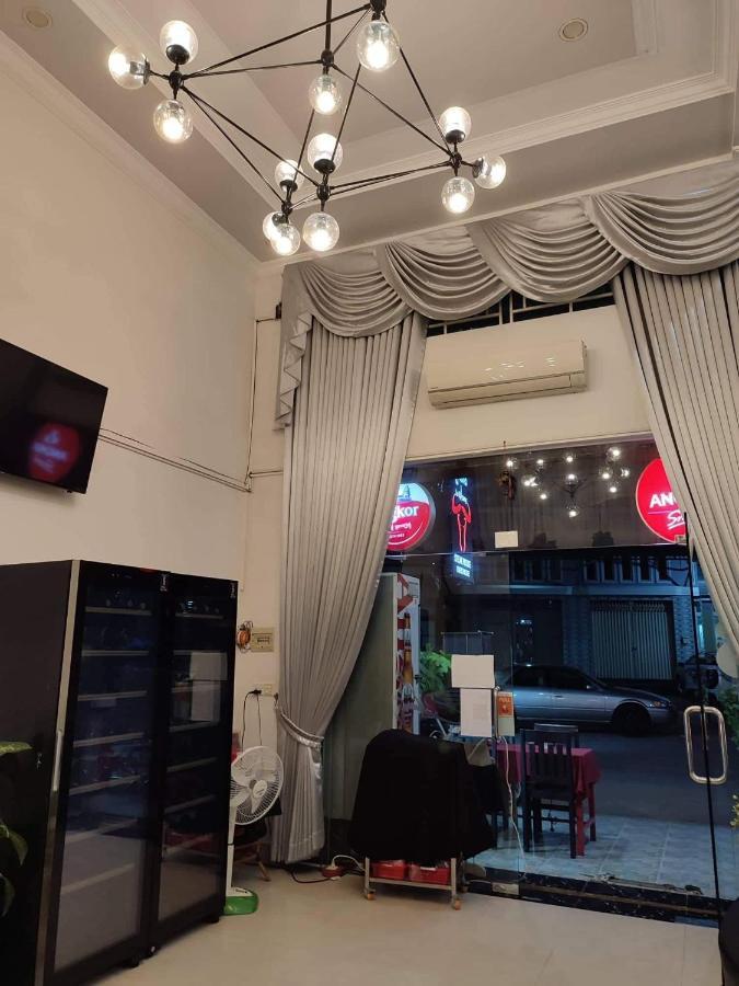 Le Barang Steakhouse & Guesthouse Σίχανουκβιλ Εξωτερικό φωτογραφία